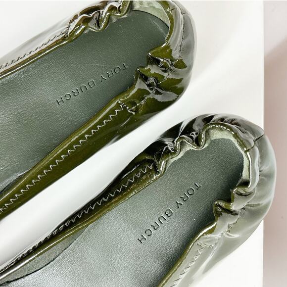 Tory Burch Womens Minnie Patent Leather Ballet Flats Shoes Leccio Dark Green 6.5 - Picture 2 of 8